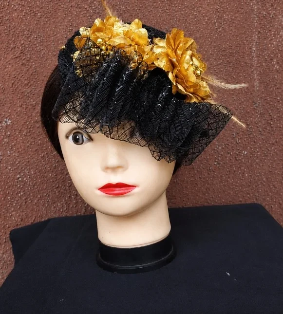 Elegant floral fascinator